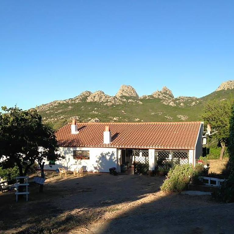 B&B La Tasgia Aggius Εξωτερικό φωτογραφία